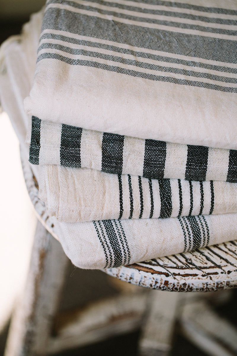 http://www.peracompany.co/cdn/shop/collections/handwoven-turkish-towels-687987_1200x1200.jpg?v=1693969169